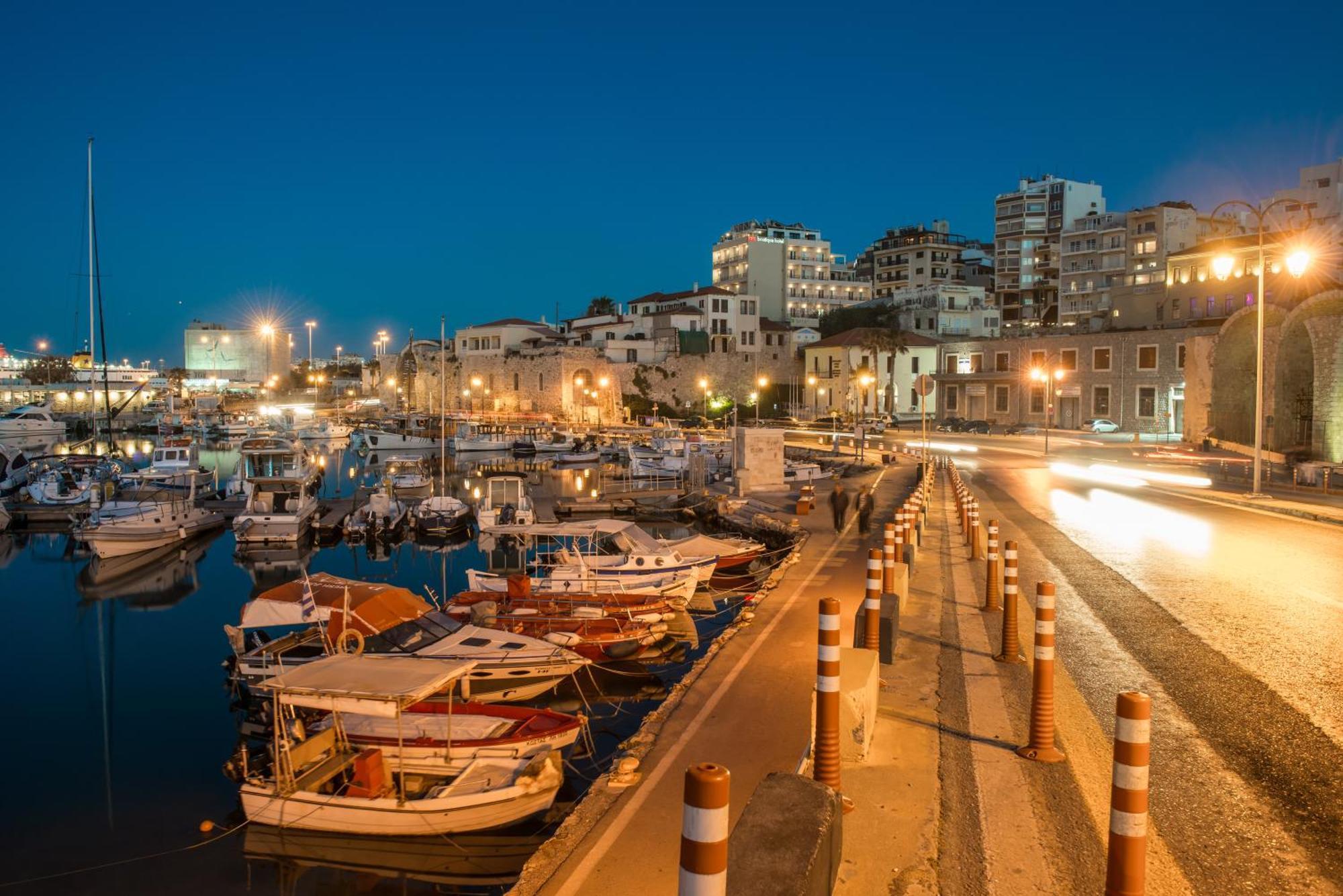 King'S Blue, Urban Suites Heraklion  Екстер'єр фото